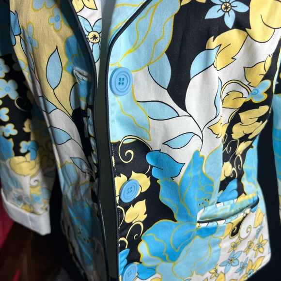 Aldo Trevi colorful blazer. Size 8. Great condition. - Picture 2 of 4